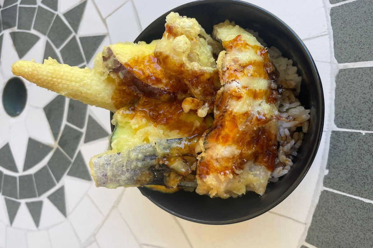 ミニいわな丼 蕎麦とセットで食べたい
