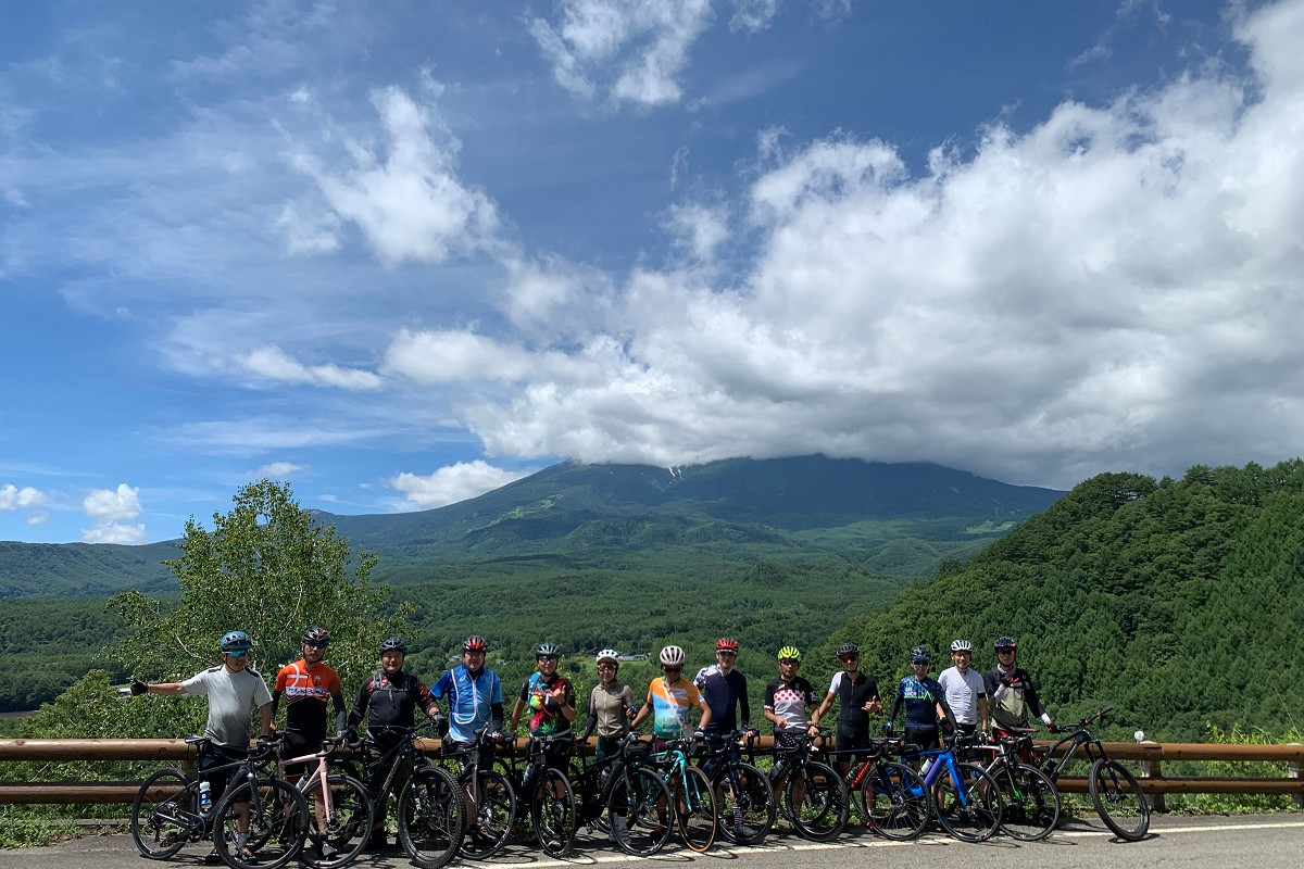 長野県の木曽御岳山を望む絶景コースを舞台とした「木曽おんたけグランフォンド」