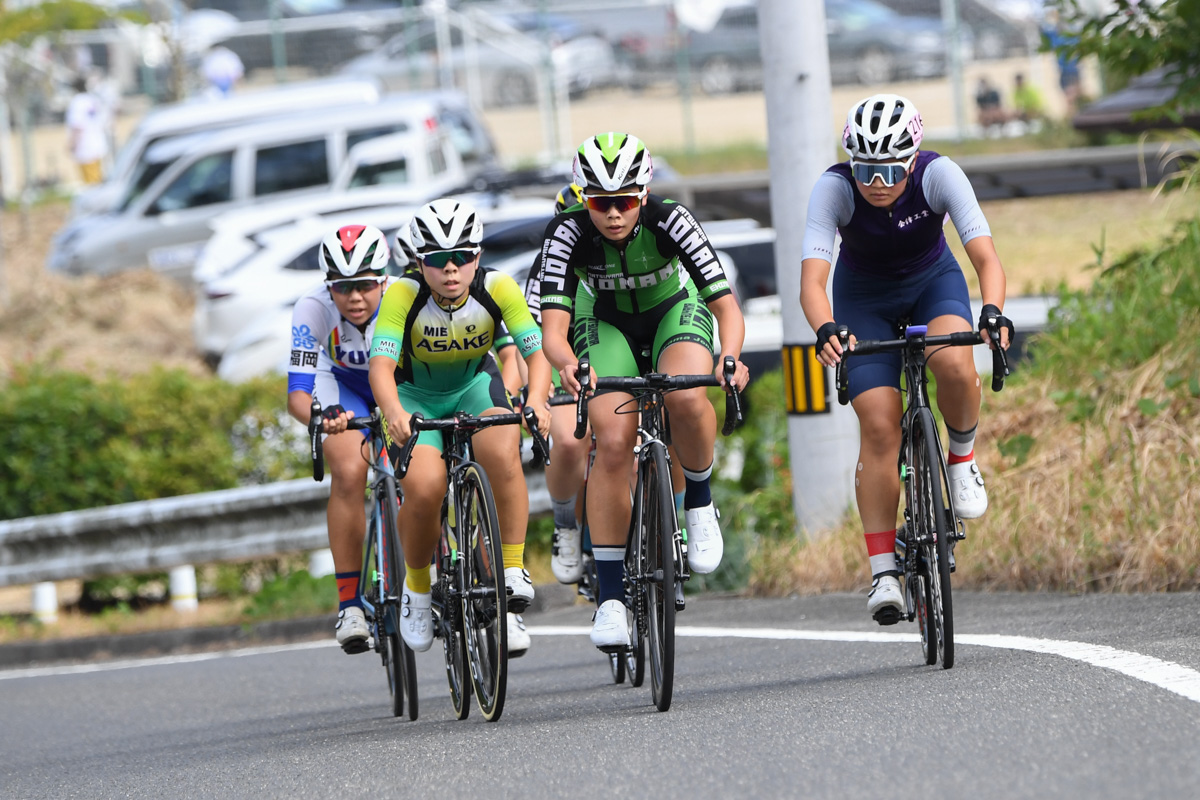 女子　垣田真穂（松山学院高校）がペースを作っていく