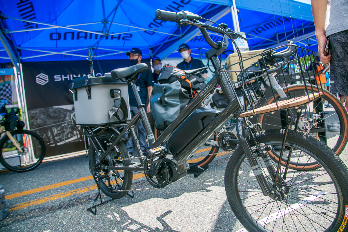 STEPSを搭載したブルーノのE-BIKE。様々な用途が広がるカーゴミニベロです