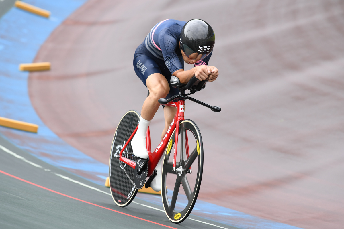 男子4km個人パーシュート優勝　中里仁（Rapha Cycling Club）4分32秒493