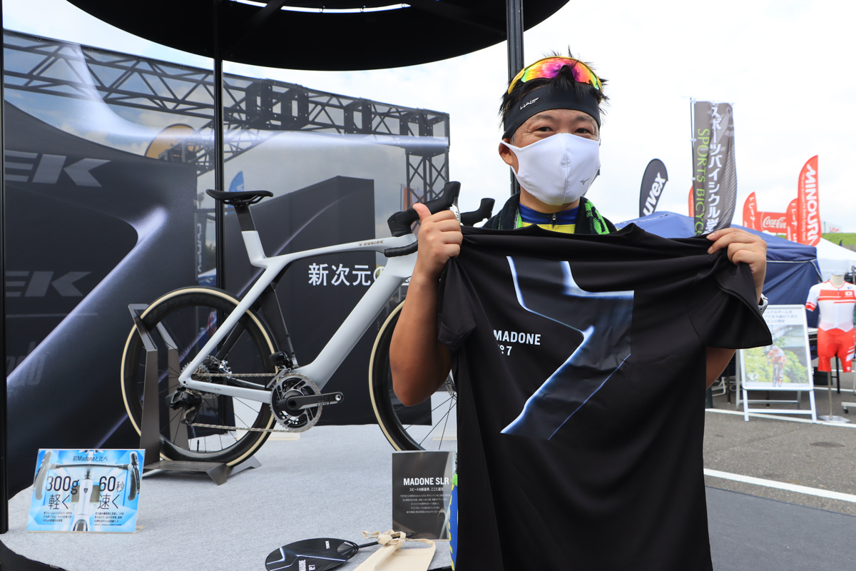 抽選で新型マドンのTシャツをいただきました!