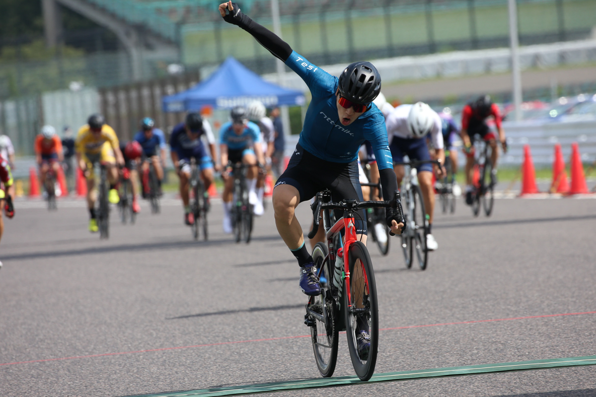 3周の部と5周の部でダブル優勝を飾った鎌田響（寝坊レーシング）