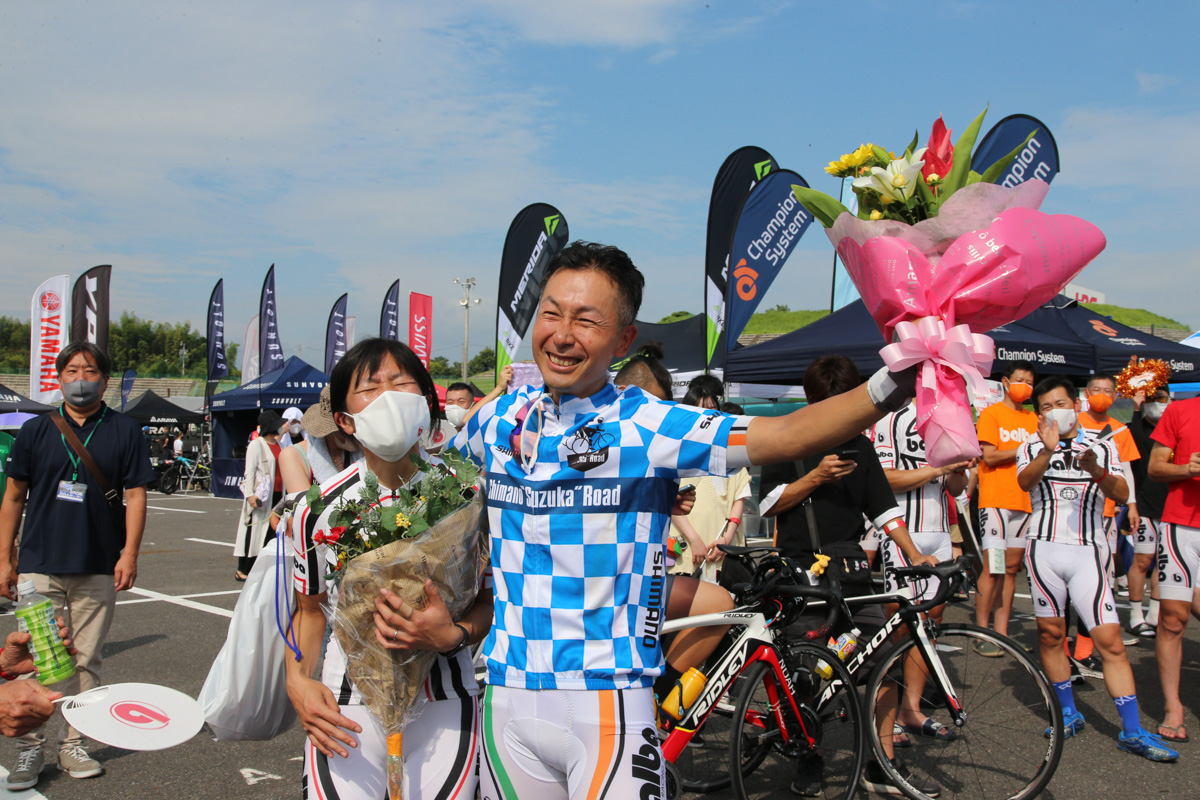 第1ステージを制したのは井上和郎（バルバサイクルレーシングチーム）