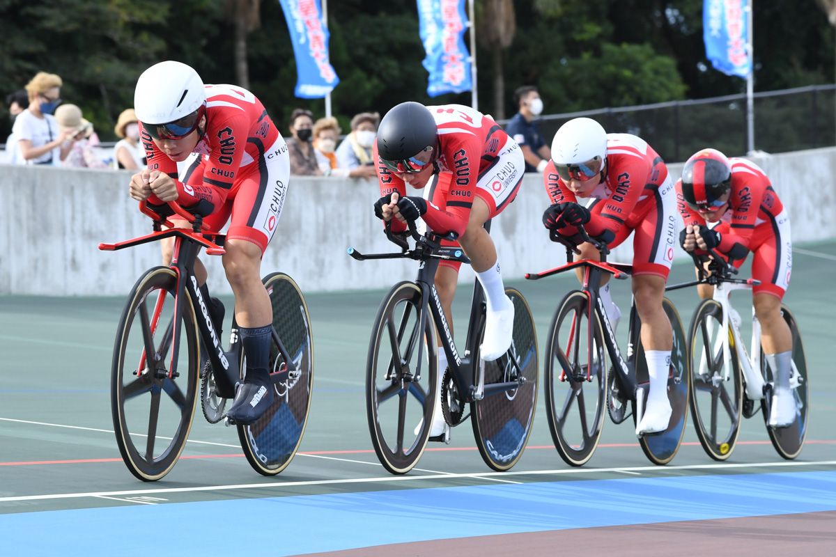 男子4kmチームパーシュート2位　中央大学（馬越、中村、伊藤、山下）4分14秒662