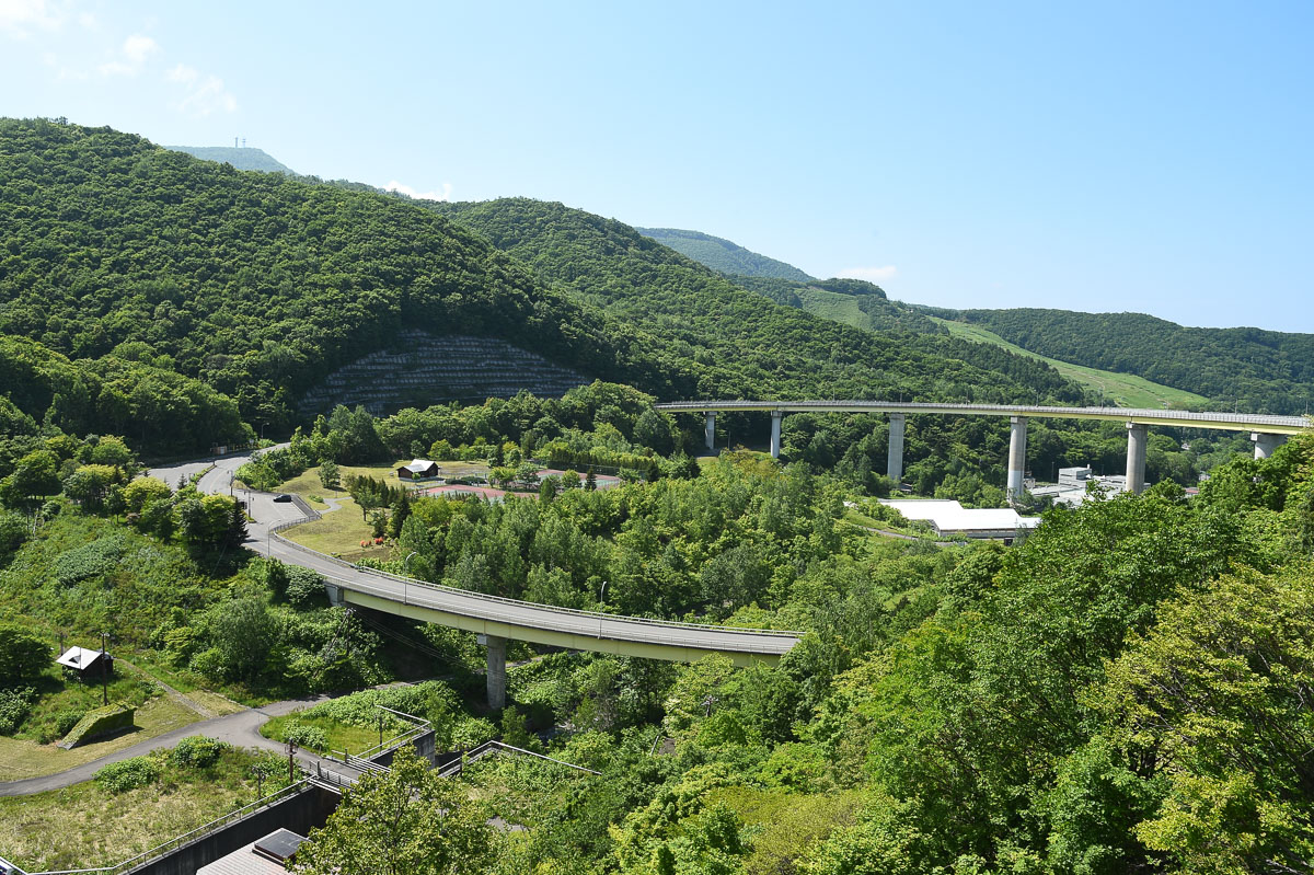 第1ステージ コース序盤に現れる朝里スカイループ