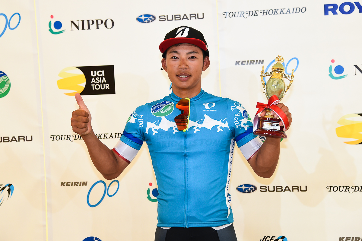 ステージ優勝の今村駿介(チームブリヂストンサイクリング)がポイント賞獲得