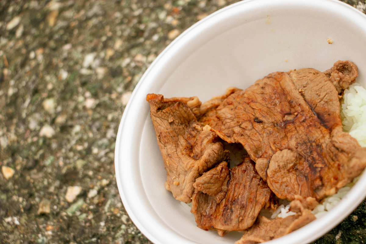 ボリュームたっぷりのマトン丼、走ってみっぺ南会津のハイライトの一つです