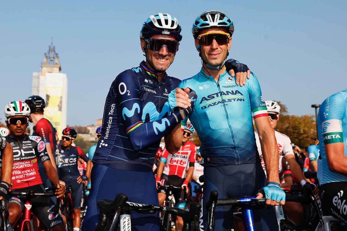 現役最終レースに臨むアレハンドロ・バルベルデ(スペイン、モビスター)とヴィンチェンツォ・ニバリ(イタリア、アスタナ・カザフスタン)