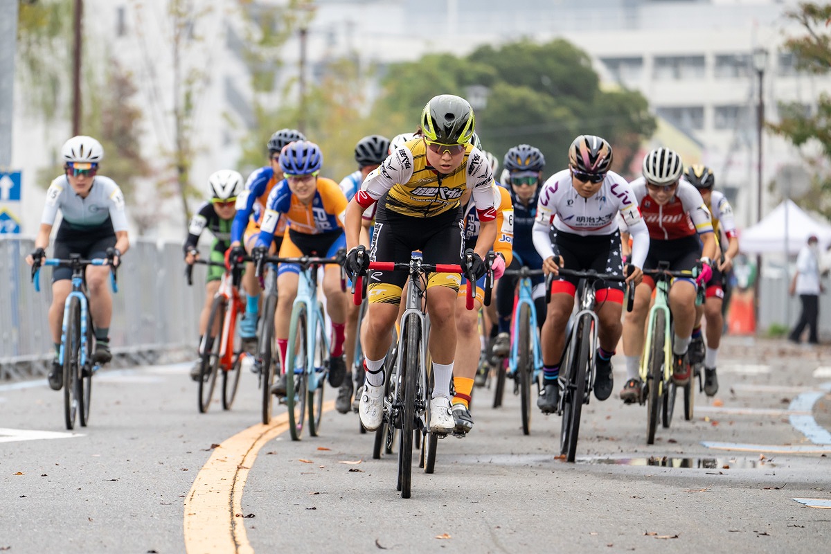 女子エリートは小林あか里（弱虫ペダルサイクリングチーム）が好スタート