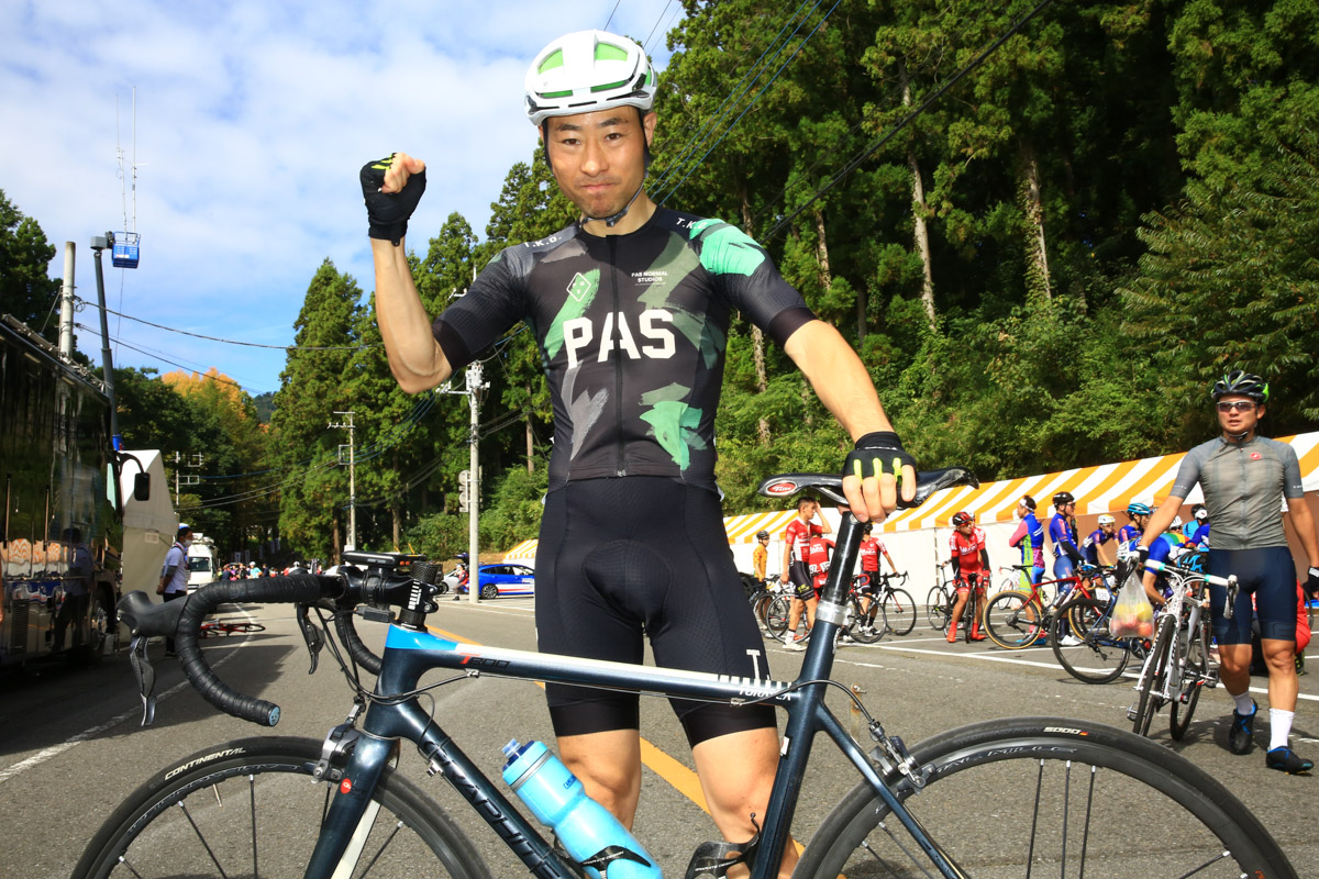 チャレンジレースに優勝した青木峻二(神奈川)