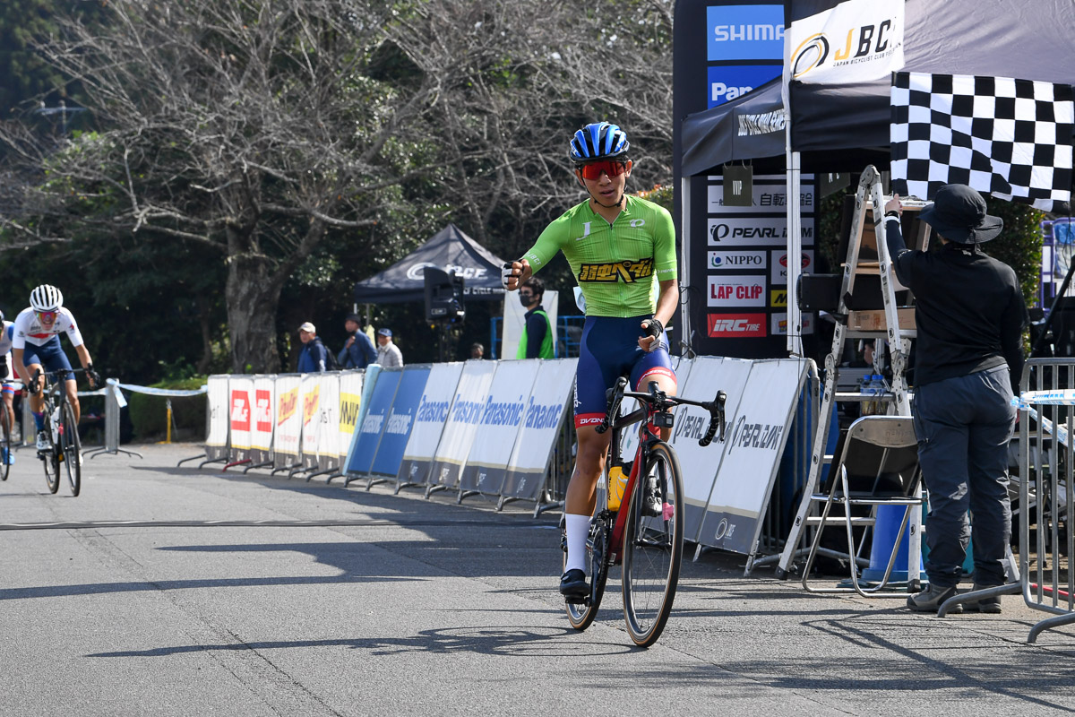 Y1優勝　中尾涼介（VC AVANZARE）