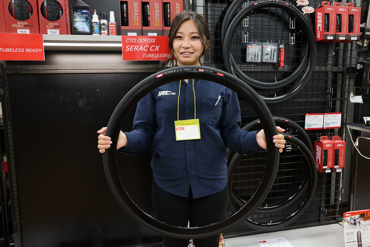 IRCからはフックレスリム対応の「FORMULA PRO HOOKLESS TUBELESS RBCC」