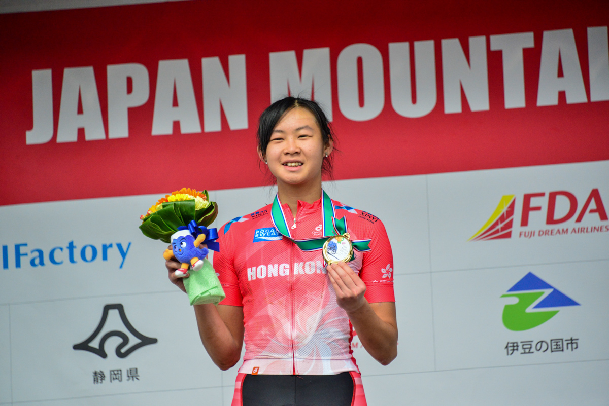 女子U23表彰　1位はツクワン・クワン（香港、HONG KONG NATIONAL TEAM）