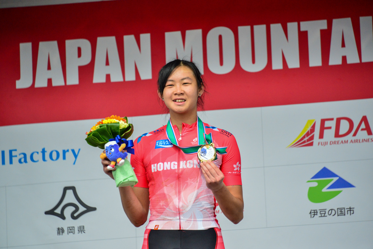 女子U23表彰 1位はツクワン・クワン(香港、HONG KONG NATIONAL TEAM)