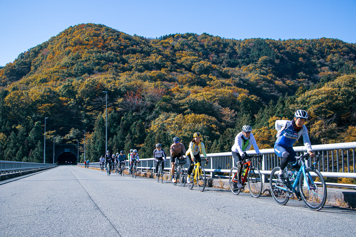 トンネルを抜けても、実はまだまだ登るんです。でもこれで半分は過ぎた頃合い