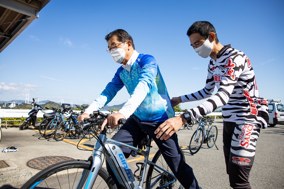 Setouchi Véloトライアルライドの前には、e-bikeの基本的な操作説明と、安全に乗るためのレクチャーがおこなわれた 