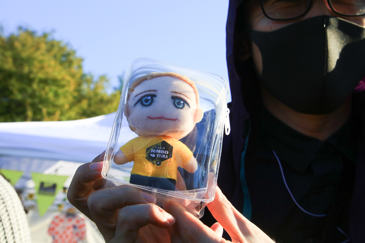 娘さんがフェルトでつくったヴィンゲゴーのマスコットだそうです(ケース入り)
