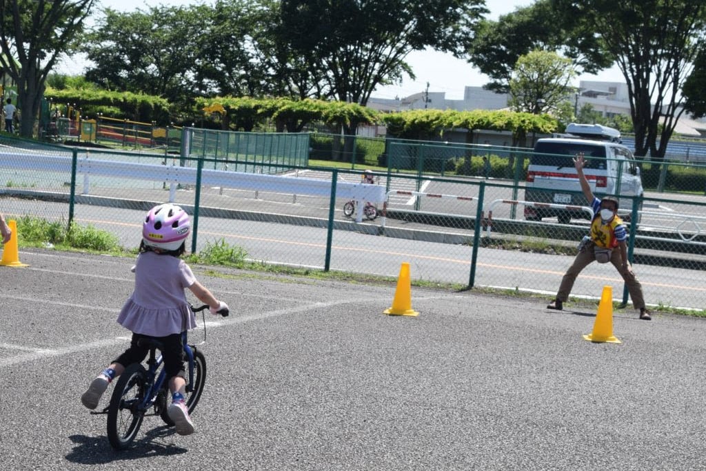 自転車に乗り始めから中3までの子供たちを対象に自転車教室を実施
