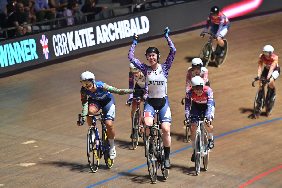 女子スクラッチで復活優勝を挙げたケイティ・アーチボルド（イギリス）