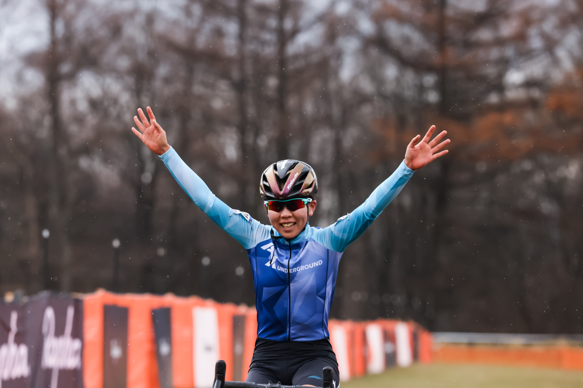 狙い通りの2日連続優勝を挙げた小川咲絵（AX cyclocross team）