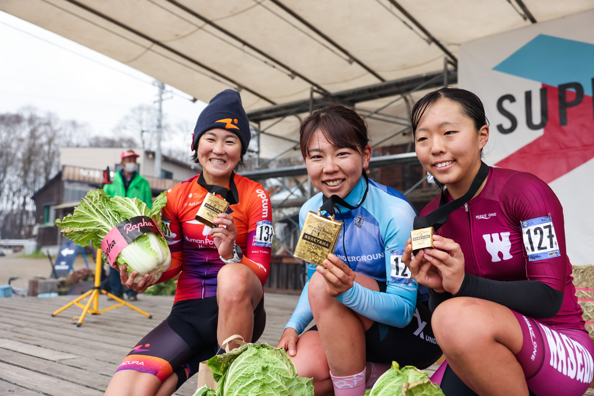 Rapha+弱虫ペダル スーパークロス野辺山2022 UCI女子エリート表彰台