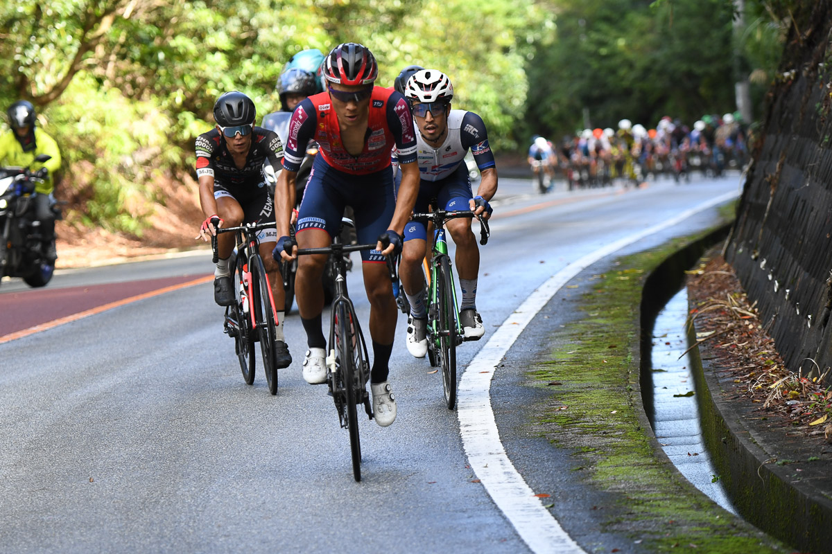 残り20km付近　小野寺玲（宇都宮ブリッツェン）が単独先行を開始