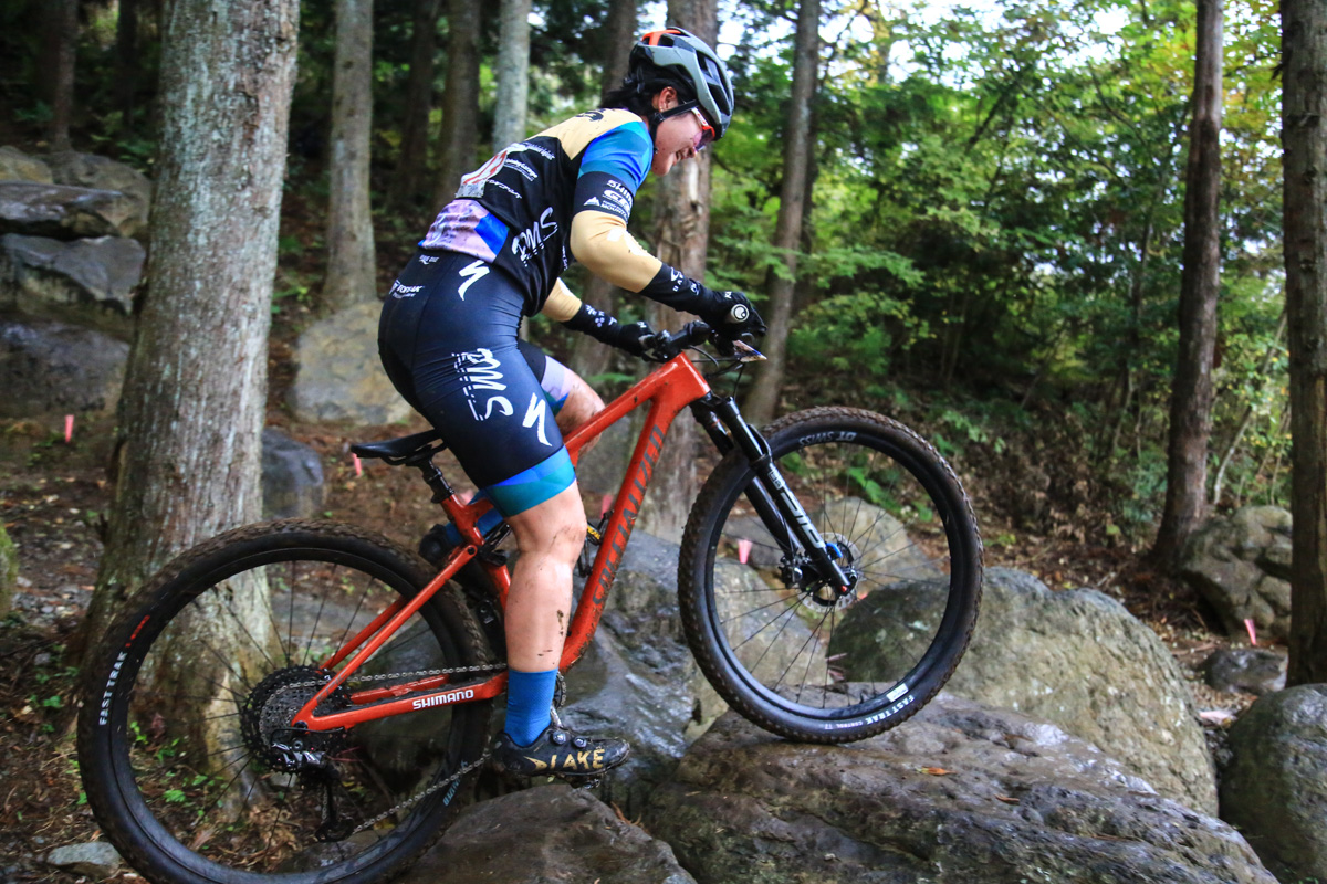 DHテクをもつ松本璃奈（RIDE MASHUN SPECIALIZED）は楽しんで走る