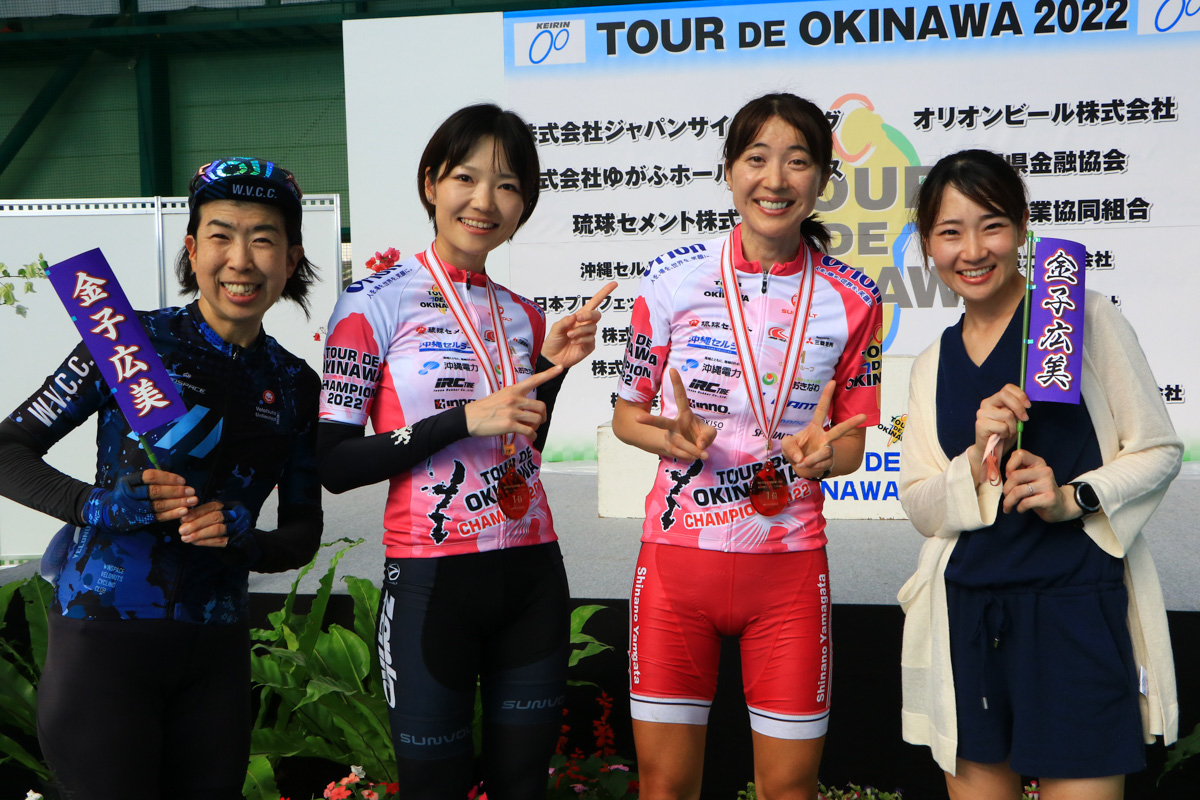 女子国際レースで優勝した金子広美さんとチャンピオンジャージで記念撮影！