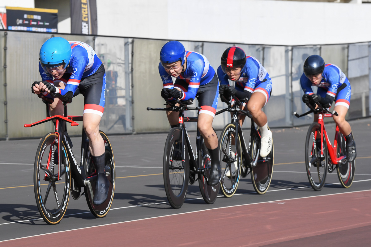 男子4kmチームパーシュート エクストリームつくば(齊藤、中原、浪川、伊藤)5分1秒363