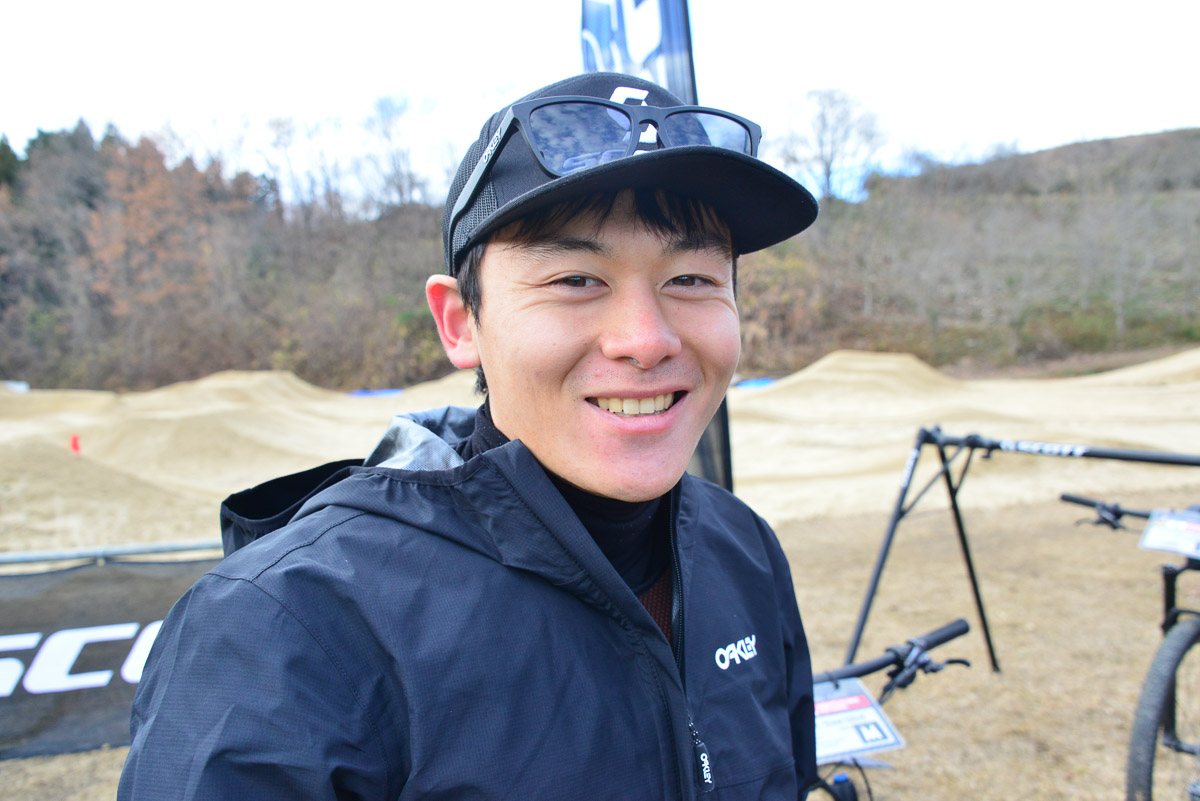 2022MTB全日本選手権XCOチャンプ、1年前の絶望的な怪我から復活して、五輪レガシーコースを完全に制覇した平林安里。その笑顔にも自信が宿る