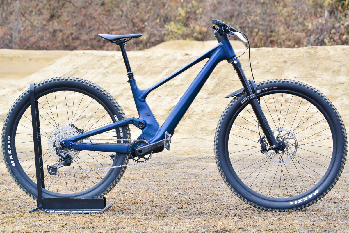 GENIUS 930 トレイル・エンデューロ向け、トラベル量は前160mm、後150mm。価格660,000円(税込)