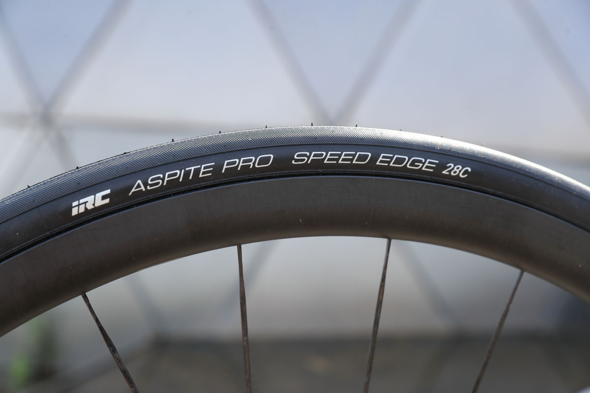 IRC ASPIRE PRO SPEED EDGE 28c　2本セット IRC ( アイアールシー ) クリンチャータイヤ ASPITE PRO SPEED EDGE