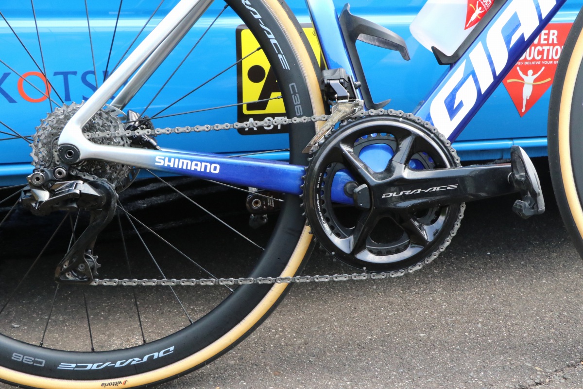 ギア比はフロントが54-40T、リアは11-34T | cyclowired