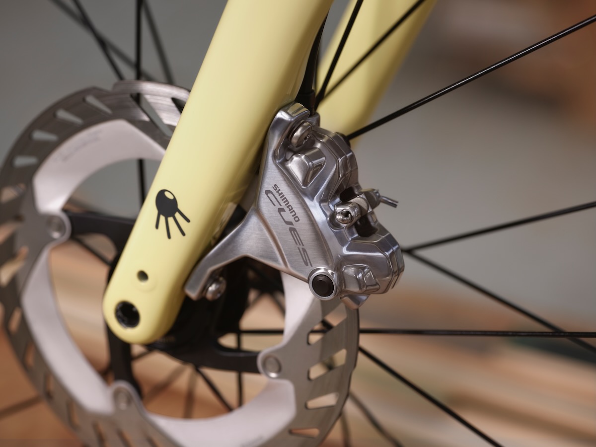 前後 シマノ CUES ディスクブレーキキャリパー ポリッシュBR-U6030 SHIMANO ( シマノ ) キャリパーブレーキ本体 CUES BR-U6030-R