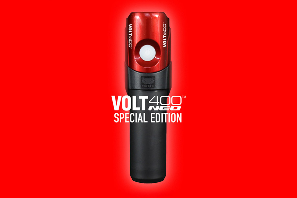 情熱的なメタリックレッド彩られたキャットアイ VOLT400 NEOスペシャル