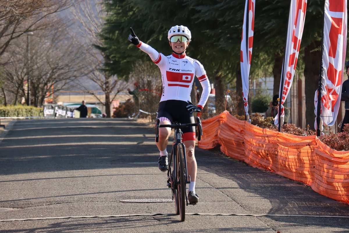 ざおうさまCUPで熱戦 松本一成と石田唯が優勝 - 東北シクロクロス