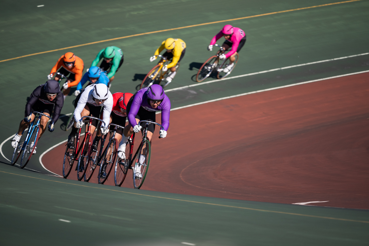 ファインダーを通した競走風景は、競輪場で見る実戦そのもの | cyclowired