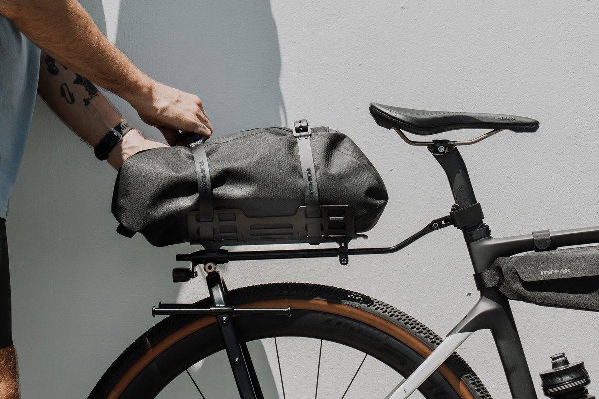オランダのメーカー製 サイクルリアバッグ 幌製 De FietsFabriek ROCKBROS 防水リアバッグ 3014009901 – ROCKBROSJP