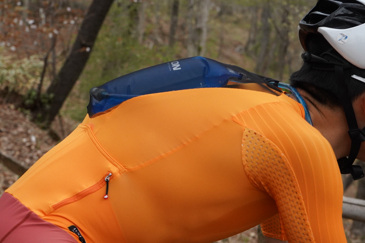 カステリがロッソコルサをグラベルへ Unlimited Speedsuitなど新ウェア