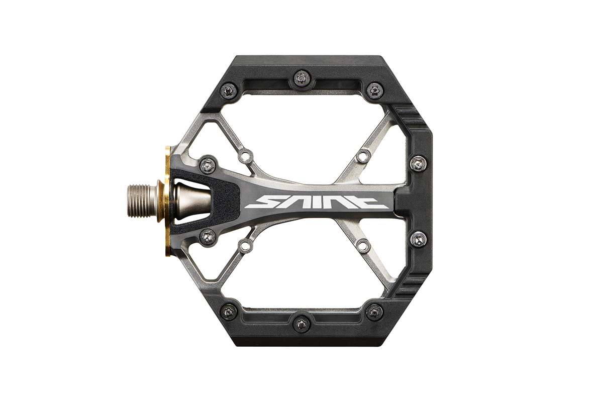 シマノ 新世代ワイドプラットフォームを採用したMTBフラットペダルが