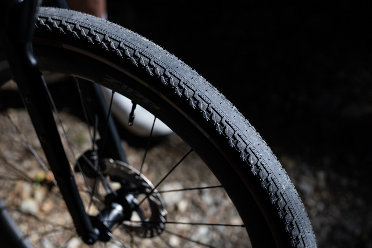パナレーサー GRAVELKING ZX センタースリックを採用したグラベル
