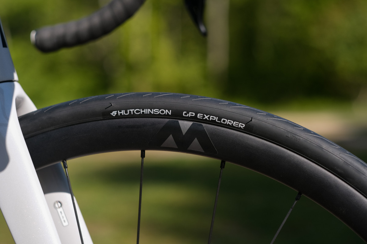 ハッチンソン GP EXPLORER 優れた走行性能と耐久性をバランスさせた