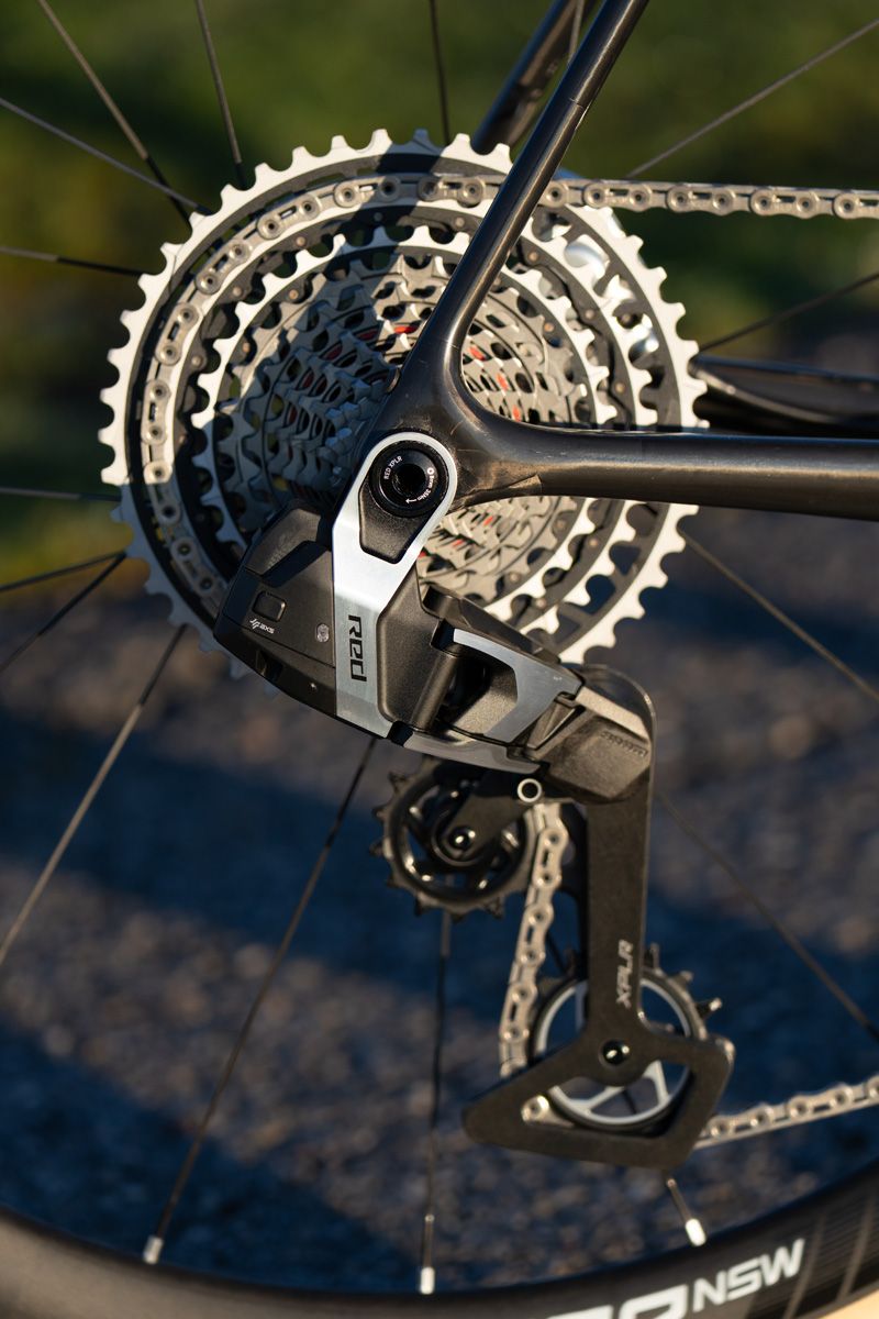 リアディレイラーはスラムのRED AXS E1が採用された | cyclowired
