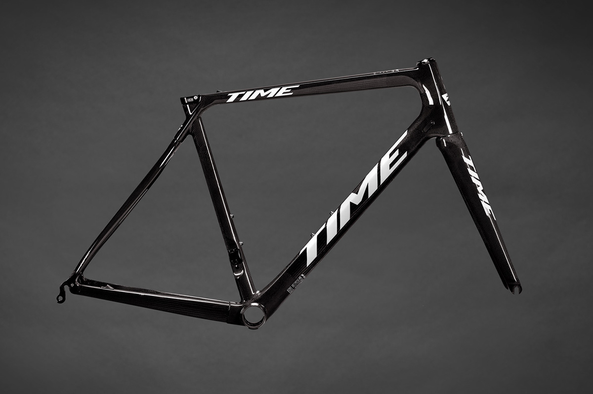 タイムが「ALPE D'HUEZ」のリムブレーキフレームセットを受注生産で