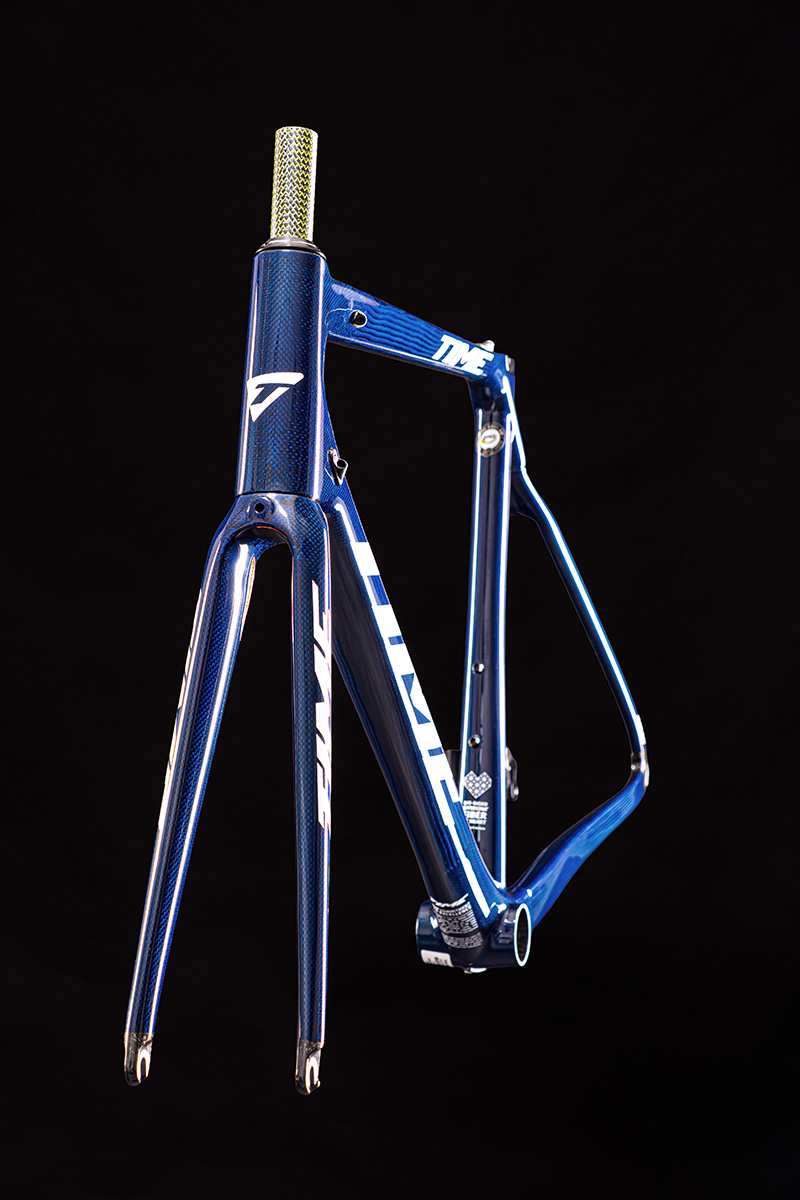 タイムが「ALPE D'HUEZ」のリムブレーキフレームセットを受注生産で