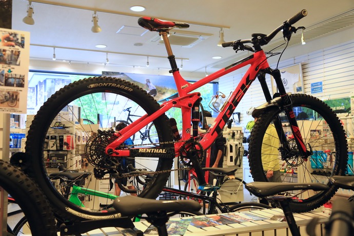 ロードバイクはもちろん、MTBにも力を入れているのが特徴だ