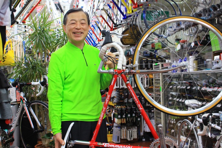 柔らかい物腰で対応してくれる店主の北谷正一さん。お客さんからは「大将」と親しまれている