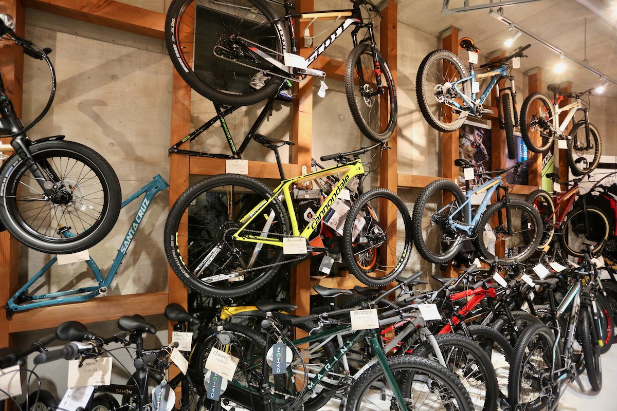 ここ最近人気だというMTB。フィールドにもほど近い