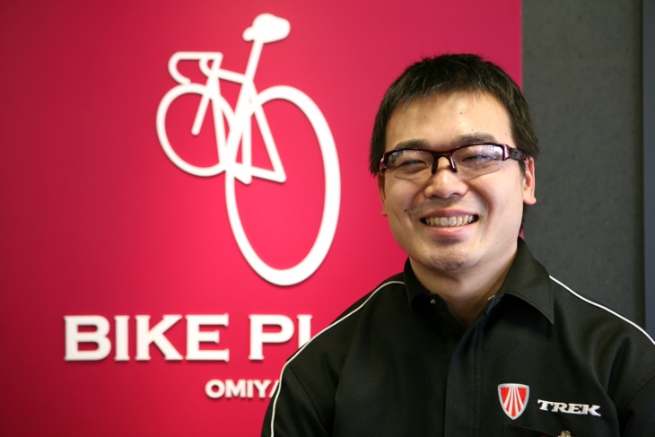 店長の北村さん。フィッティングやメカニックの海外資格を持つ